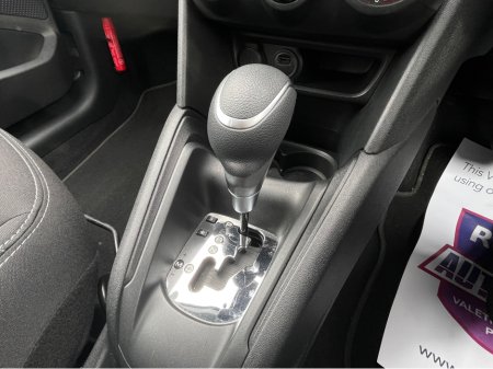 2016 Peugeot 208 1.2 Petrol Automatic LOW KM €9,900 thumbnail