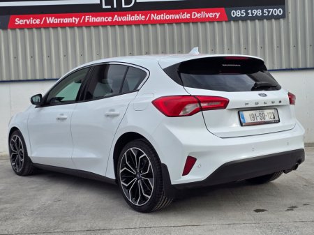 2019 Ford Focus - thumbnail 16