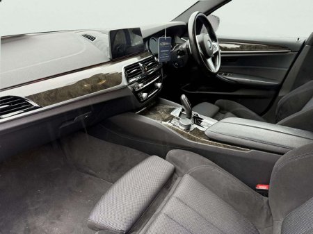 2017 BMW 5 Series - thumbnail 2