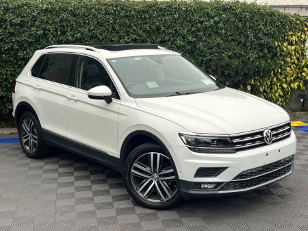 2020 Volkswagen Tiguan HIGHLINE 4MOTION 2.0 TDI // OPENING PAN ROOF // DIAMOND CUT ALLOYS // LEATHER HEATED SEATS €32,950 thumbnail