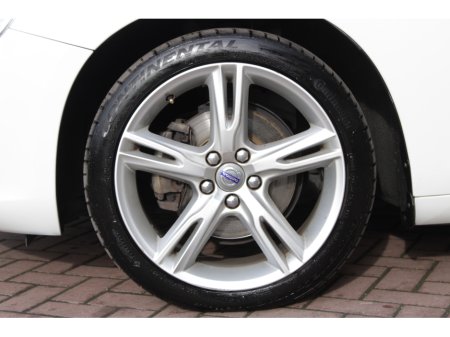 2018 Volvo V60 - thumbnail 24