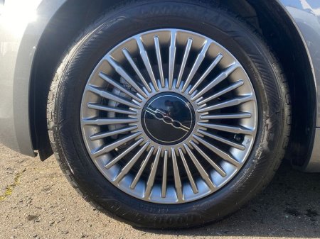 2025 Fiat 500e - thumbnail 11