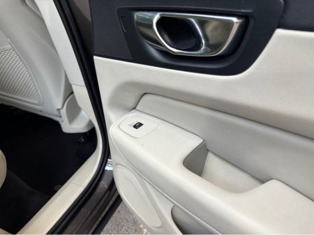 2023 Volvo XC60 - thumbnail 19