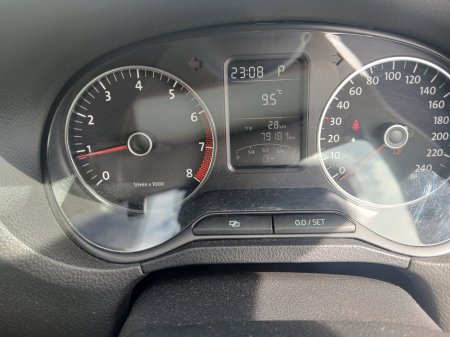 2012 Volkswagen Polo - thumbnail 12