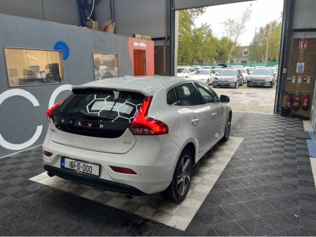 2016 Volvo V40 €14950! 2016 VOLVO V40 D4 2.0L DIESEL / 98K KMS / LANE ASSIST, REVERSE CAMERA & MORE €14,950