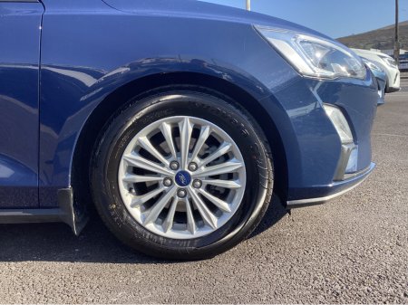 2019 Ford Focus - thumbnail 9