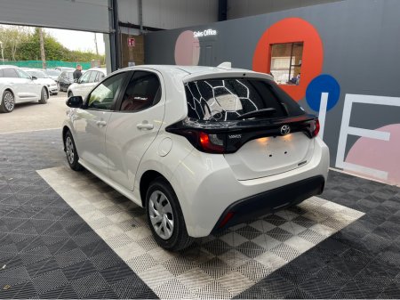 2020 Toyota Yaris - view 4