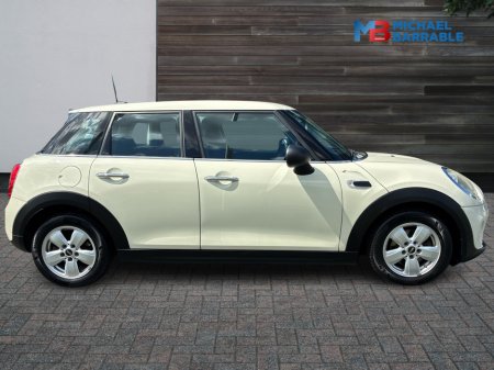 2015 MINI Cooper - view 4