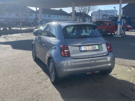 2025 Fiat 500e - thumbnail 9