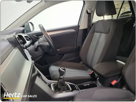 2023 Volkswagen T-Roc LIFE TSI 1.0 Petrol Manual €25,795 thumbnail