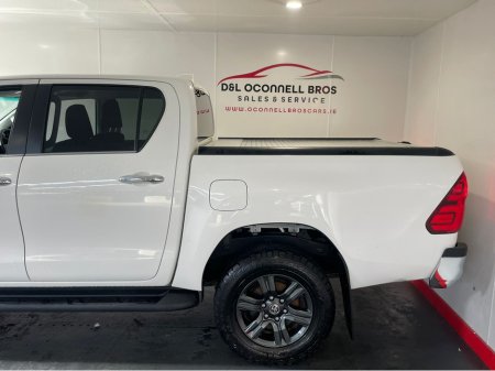 2023 Toyota Hilux - thumbnail 12