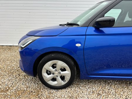 2024 Suzuki Swift 1.2 HYBRID MOTION 5DR €20,950 thumbnail