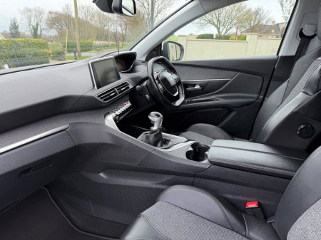 2019 Peugeot 3008 - thumbnail 16