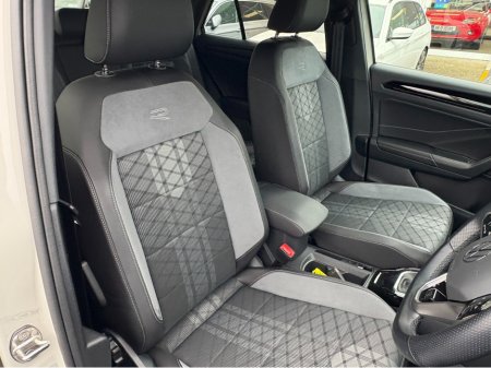 2023 Volkswagen T-Roc R-LINE 2.0TDI 150BHP AUTOMATIC €36,950 thumbnail