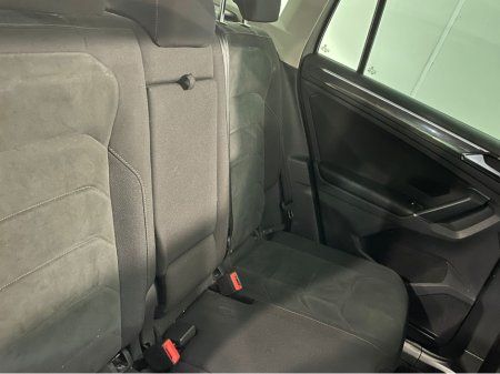 2016 Volkswagen Tiguan 2.0 TDI SE L BLUEMOTION 150PS 5DR €17,900 thumbnail