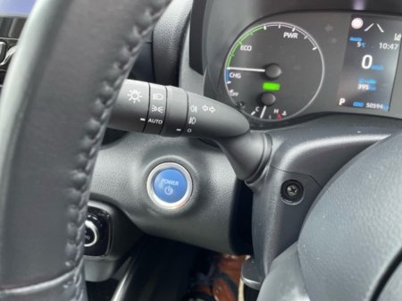 2022 Toyota Yaris - Hybrid - New Generation - Luna Edition - 1.5 - 5dr - Auto - Full Service History - EUR 160 Tax // Remote Central Locking // Front Electric Windows // Rear Electric Windows // Electric Mirrors // Fin €21,599 thumbnail