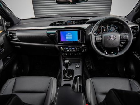 2026 Toyota Hilux - thumbnail 5