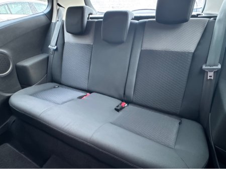 2010 Renault Clio 1.1 16V ROYALE ETHANOL 3DR €3,995 thumbnail