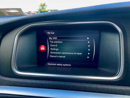 2019 Volvo V40 - thumbnail 36