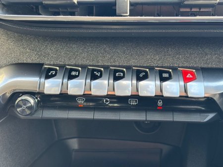 2019 Peugeot 3008 - thumbnail 18