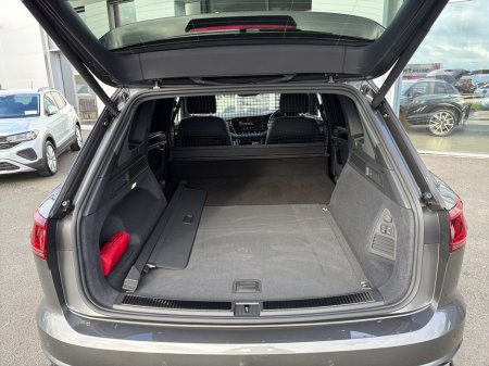 2026 Volkswagen Touareg R-Line (COMMERCIAL) thumbnail