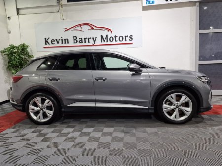 2024 Audi Q4 e-tron 45 S LINE (TECH PACK / 82KWH BATTERY) 282BHP AUTOMATIC **ONE OWNER / APPLE CARPLAY / ADAPTIVE CRUISE CONTROL / FULL LEATHER / SONOS PREMIUM SOUND / SAT NAV / REVERSE CAMERA / WIRELESS PHONE CHARGING** €43,900 thumbnail