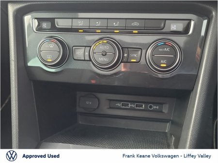 2019 Volkswagen Tiguan COMFORTLINE AUTO 2.0 TDI 150HP *INDIUM GREY METALLIC* €24,895 thumbnail