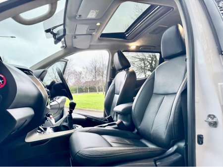 2020 Nissan Navara - thumbnail 17