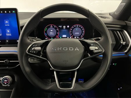 2025 Skoda Kodiaq Sportline IV 1.5TSi PHEV 204BHP - Reversing Camera - Climate Control - Sat Nav - Heated Seats - Keyless Start - Apple CarPlay/Android Auto €53,950 thumbnail