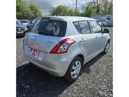 2016 Suzuki Swift - thumbnail 9