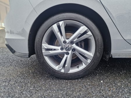 2021 Volkswagen Golf Rline 2.0 TDI DSG 150HP 5DR AUTO €29,950 thumbnail