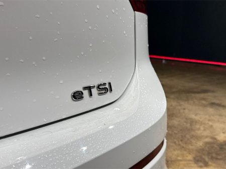 2021 Volkswagen Golf ETSI ACTIVE - FACTORY ALLOYS - DIGITAL DASH - PADDLE SHIFT - REVERSE CAMERA €23,950 thumbnail