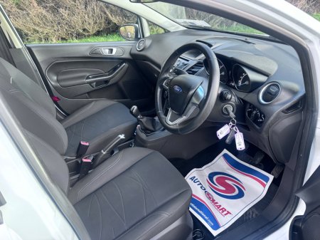 2017 Ford Fiesta - thumbnail 10