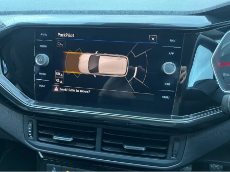 2020 Volkswagen T-Cross R-LINE 1.0 TSI PETROL MANUAL //SAT NAV//ADAPTIVE CRUISE CONTROL//REVERSE CAMERA// €18,950 thumbnail