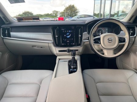 2018 Volvo V90 D4 MOM GT Auto €23,995 thumbnail