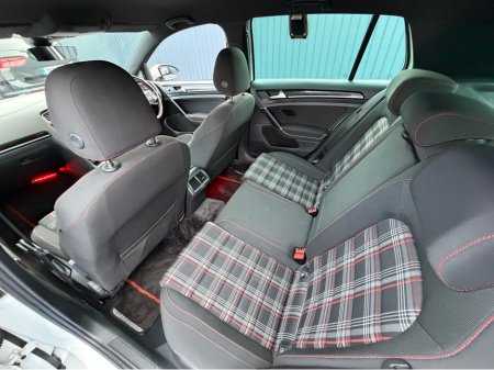 2017 Volkswagen Golf - thumbnail 35