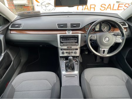 2014 Volkswagen Passat 1.6 TDI COMFORTLINE BMT SALOON €6,950 thumbnail