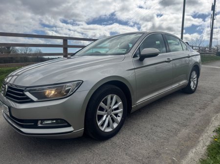 2015 Volkswagen Passat - thumbnail 2