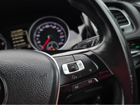 2017 Volkswagen Golf LEATHER BLACK SEATS 1.4 HIGHLINE EDITION -REVERSE CAMERA  - CARPLAY - ANDROID AUTO- BLIND SPOT REAR TRAFFIC ASSIST - DISCOVER PRO - €16,950 thumbnail