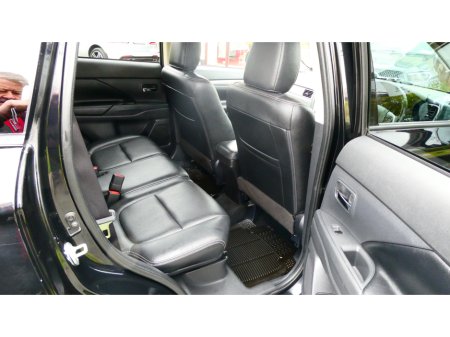 2015 Mitsubishi Outlander - thumbnail 8