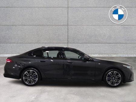 2025 BMW 5 Series - thumbnail 25