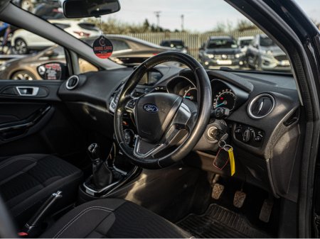 2017 Ford Fiesta - thumbnail 6