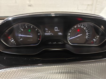 2019 Peugeot 2008 - thumbnail 11