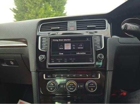 2014 Volkswagen Golf (142) SPECIAL TAN LEATHER SEATS  HIGH-LINE EDITION REV-CAMERA HI-SPEC STUNNING CAR €14,450 thumbnail