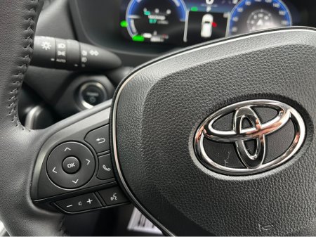 2025 Toyota Rav4 2.5 HYBRID SOL AUTO 218 BHP LEATHER €43,995 thumbnail