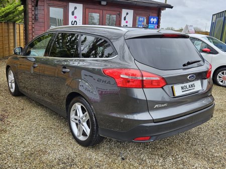 2017 Ford Focus - thumbnail 15