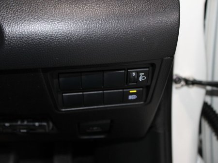 2020 Toyota Yaris 6aa-mxph10 €15,999 thumbnail