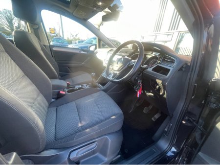 2016 Volkswagen Touran CL BLUEMOTION 2.0 TDI MANUAL 6SPEED FWD 150 5DR €13,950 thumbnail