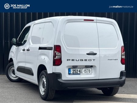 2025 Peugeot Partner PRO-PLUS 1.5 100 BHP. *PRE-REG* €22,357