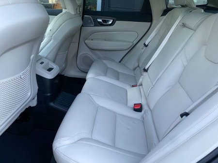 2025 Volvo XC60 T8 Ultra Recharge AWD Auto (PHEV) €67,900 thumbnail